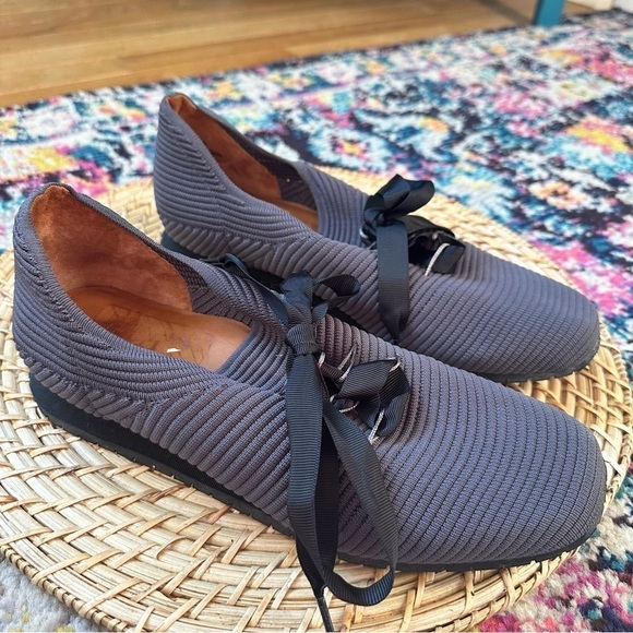 L’Amour Des Pieds Taimah Lace Up Shoes - Picture 3 of 12